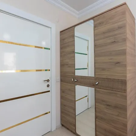 Daire Peaceful Lux Apartment Wıth Pool Close To Tramway Antalya
